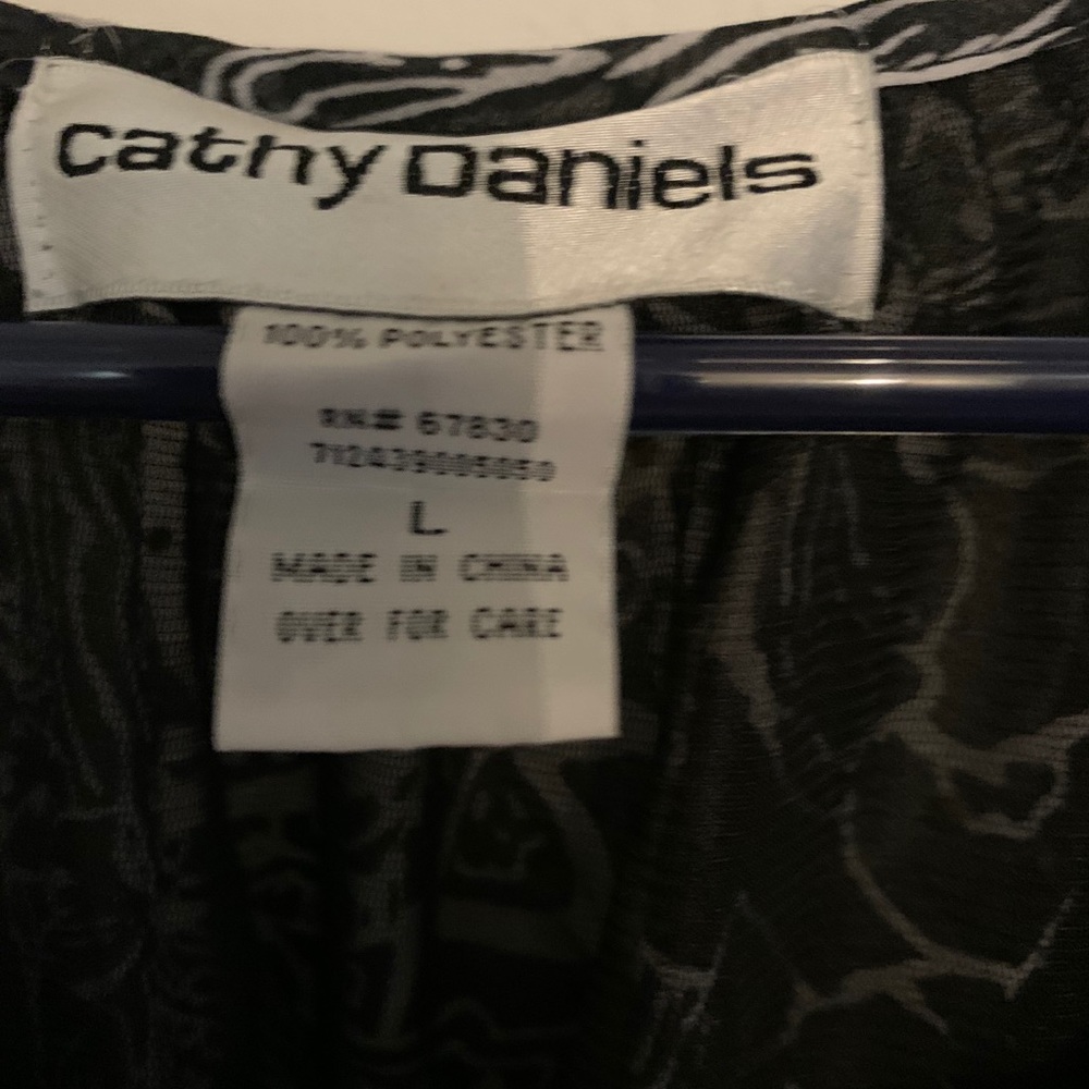 Blouse elastic sleeve cuffs and bottom